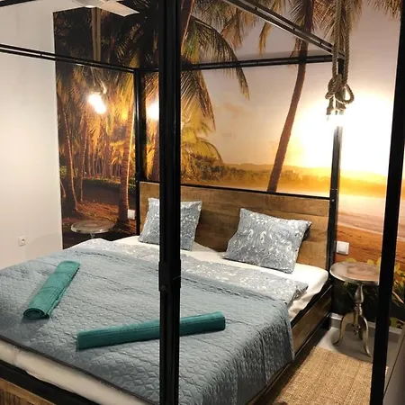 Holiday home Privat Tropical House With Jacuzzi *
