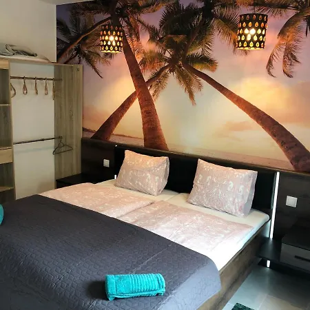 Holiday home Privat Tropical House With Jacuzzi *